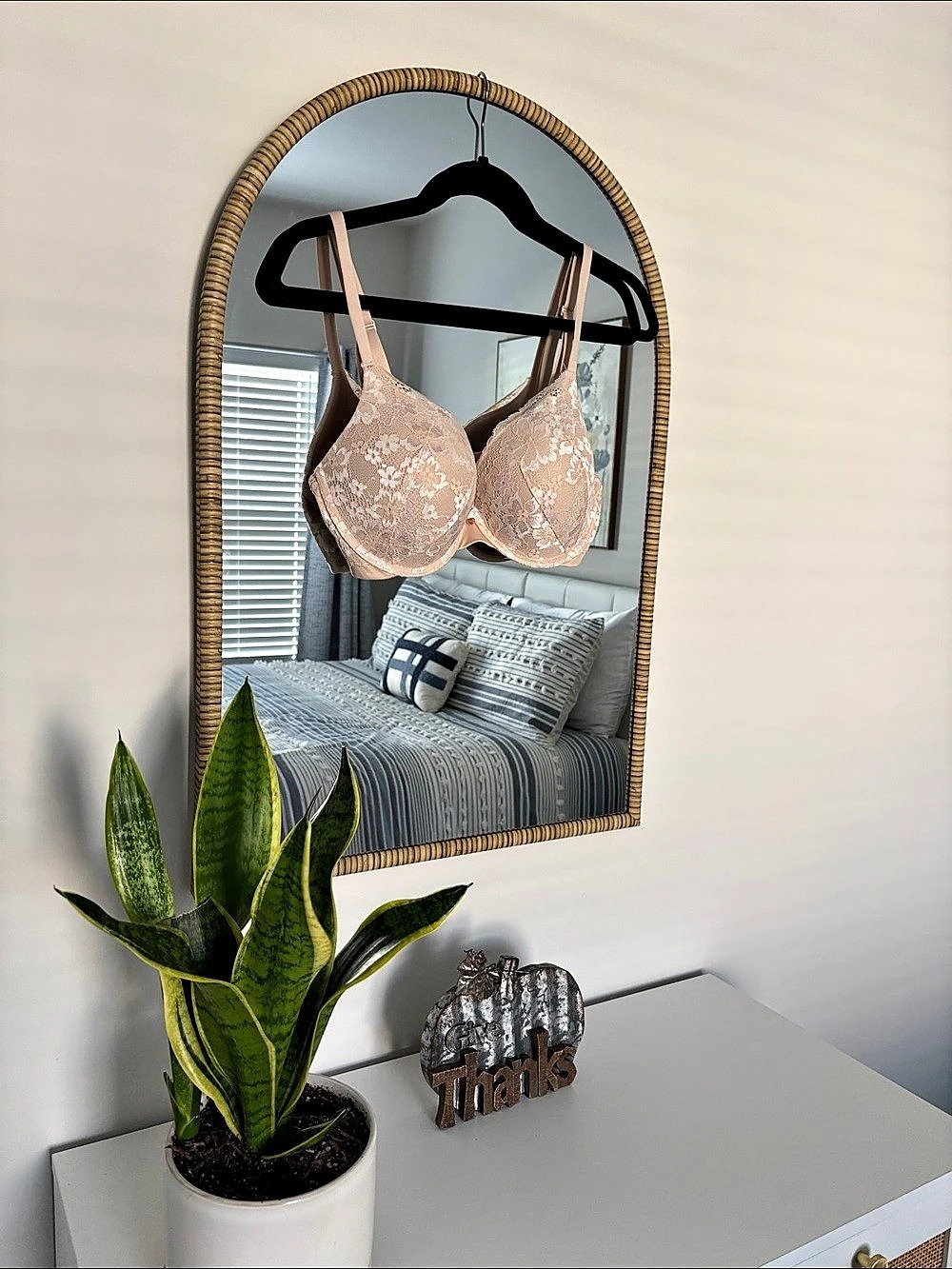 Victoria's Secret Body by Victoria Perfect Shape Push-Up Bra Floral Pink 34 DD.